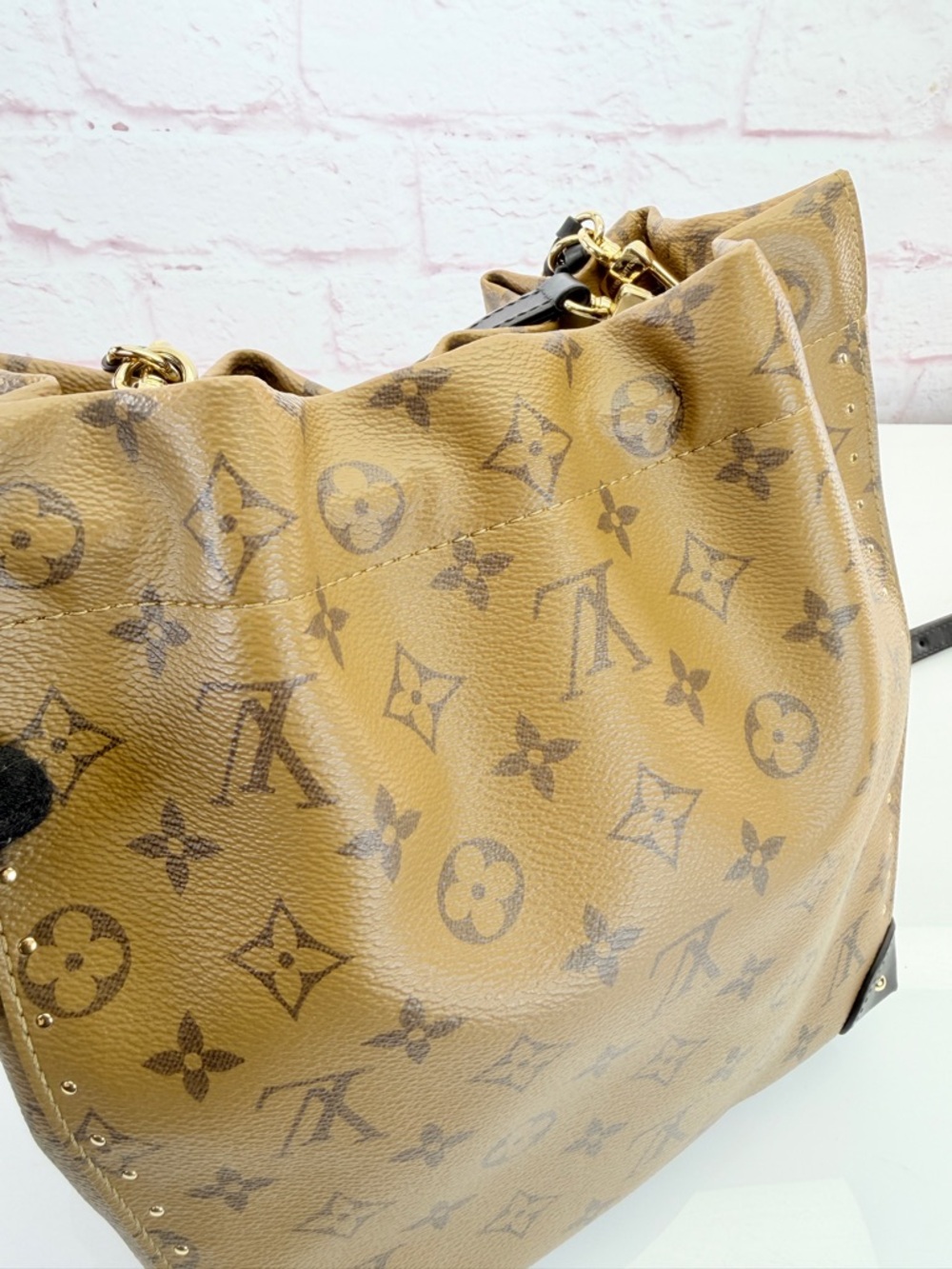 Louis Vuitton Noe Trunk PM Reverse Monogram Chain-Trim Shoulder Bucket Bag - Picture 8 of 13